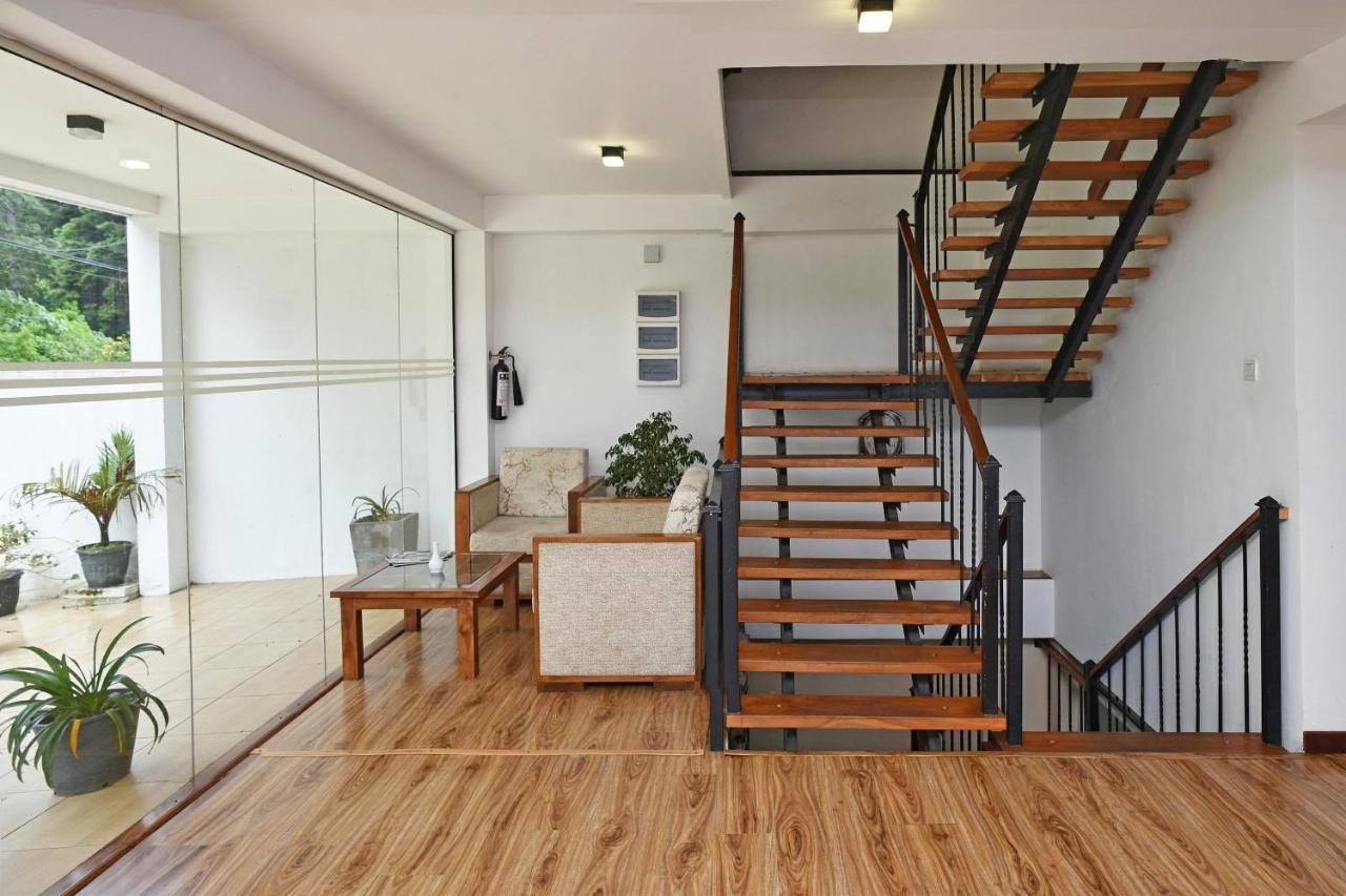 Oyo 430 The Turf Villa นูวาราเอลิยา ภายนอก รูปภาพ