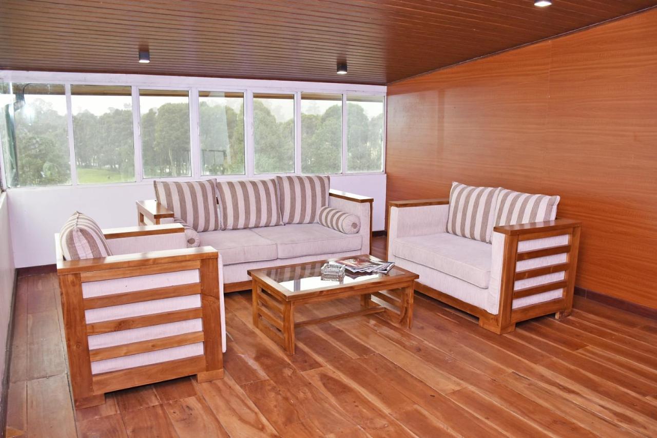 Oyo 430 The Turf Villa นูวาราเอลิยา ภายนอก รูปภาพ